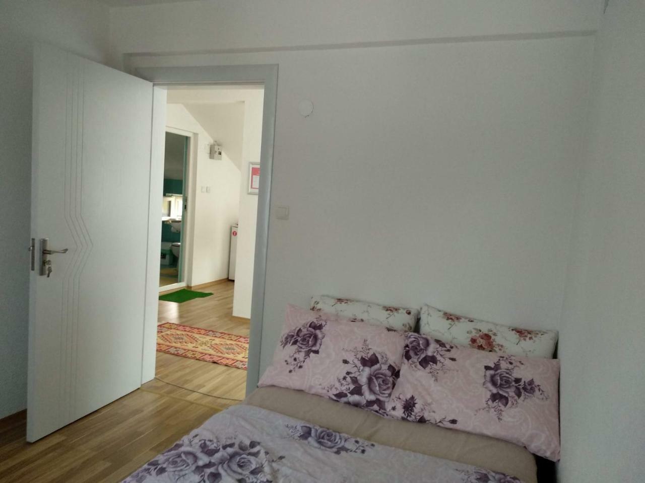 Family House Near Motorway 6 Guests 3 Bedrooms 韦莱斯 外观 照片
